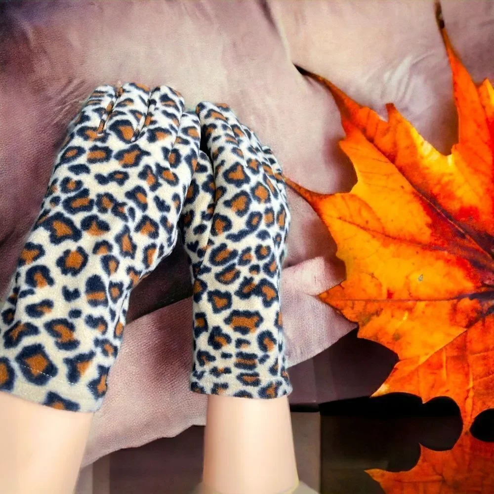 Animal Print l Gloves l Soft l Medium l EUC